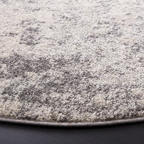 Safavieh Tulum 6'-7" x 6'-7" Rug in Ivory / Grey