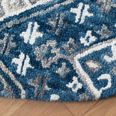 Safavieh Aspen 7'-0" x 7'-0" Rug in Grey / Ivory
