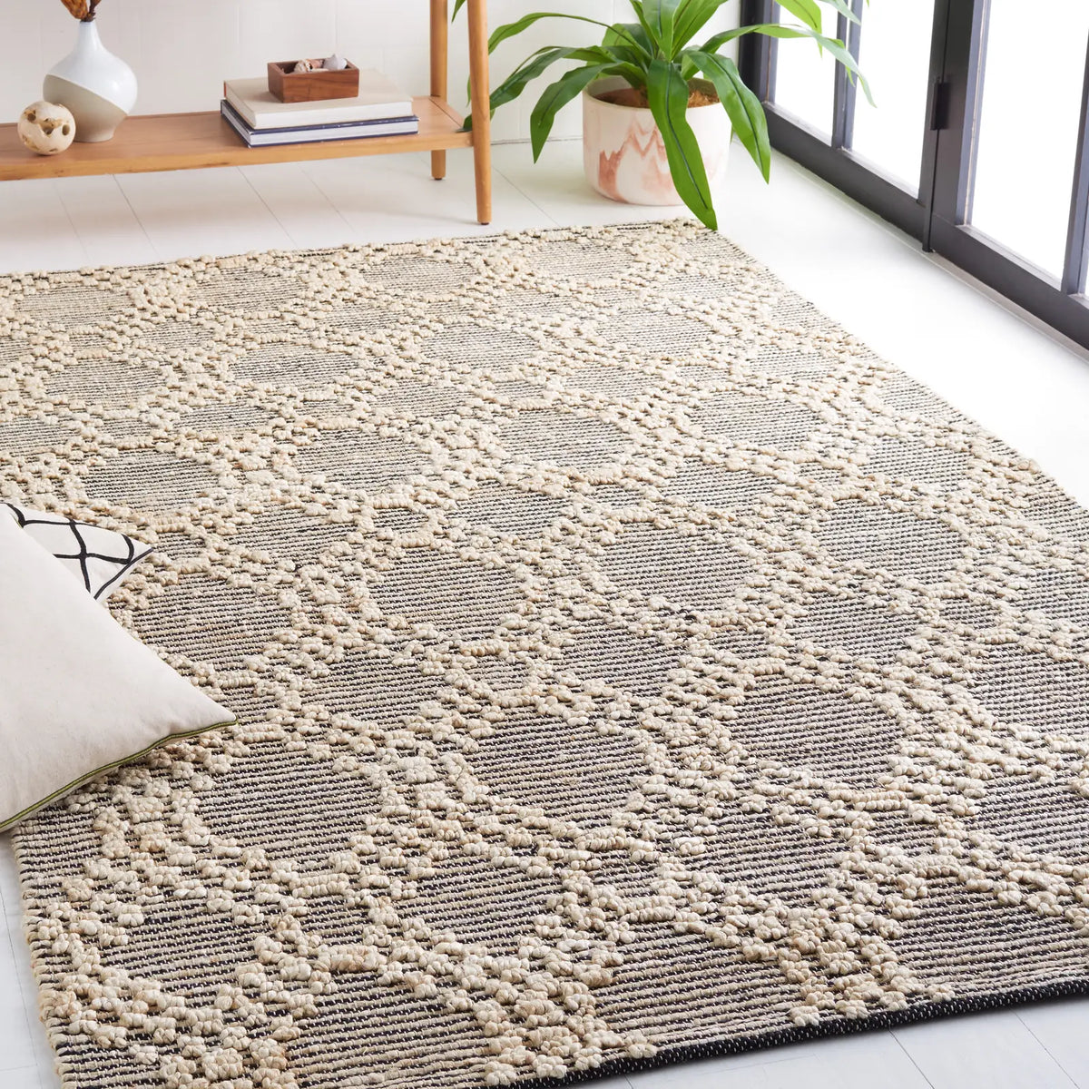 Safavieh Natural Fiber 4'-0" x 6'-0" Rug in Blush / Black