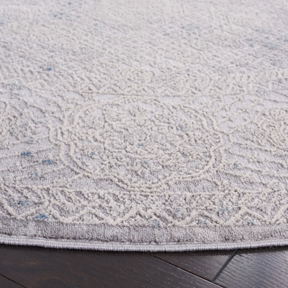 Safavieh Vogue 6'-7" x 6'-7" Rug in Grey / Light Grey