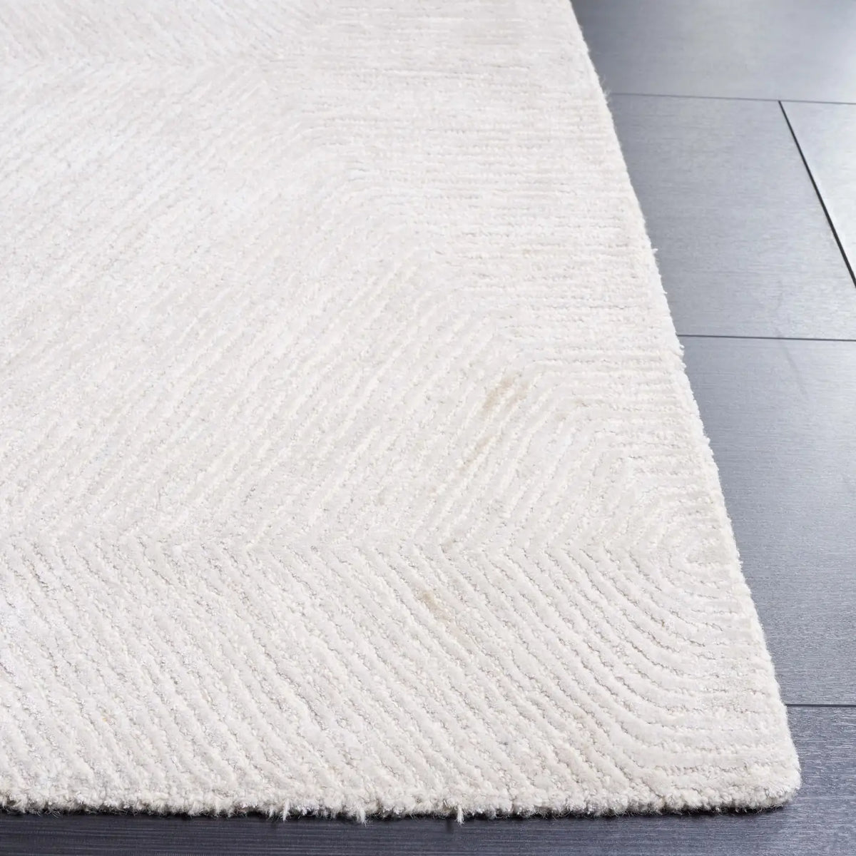 Safavieh Textural 4'-0" x 6'-0" Rug in Beige