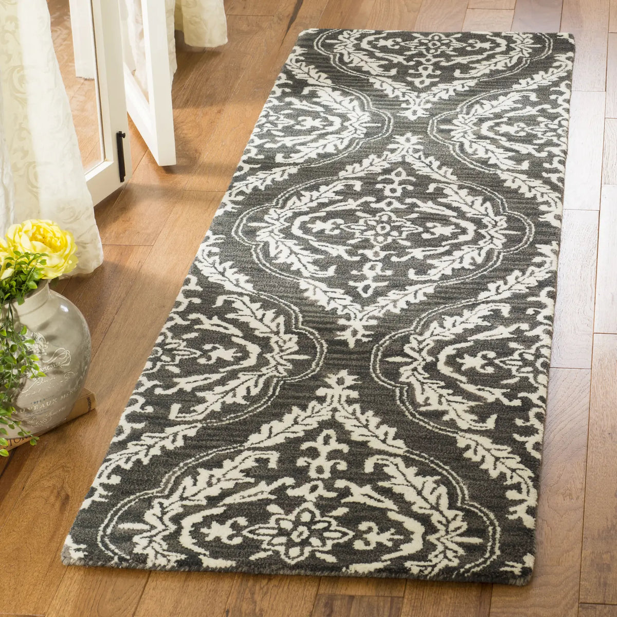 Safavieh Blossom 2'-3" x 8'-0" Rug in Charcoal / Ivory