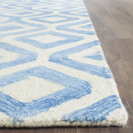 Safavieh Dip Dye 2'-3" x 6'-0" Rug in Ivory / Blue