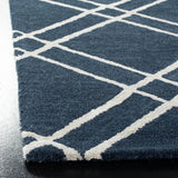 Safavieh Himalaya 4'-0" x 6'-0" Rug in Navy / Silver