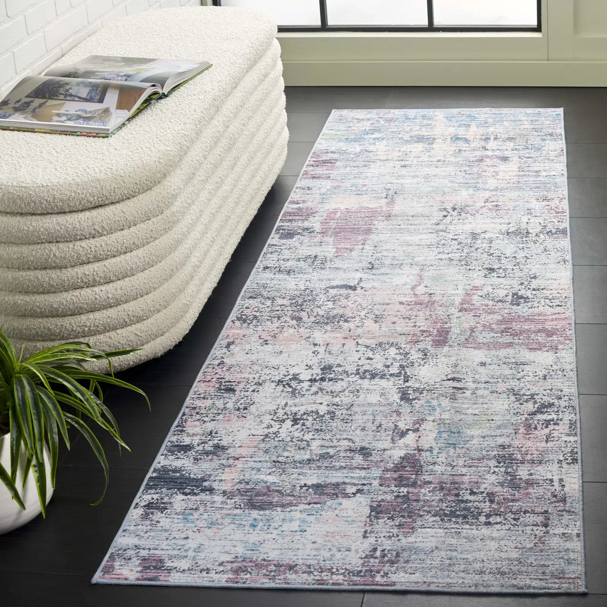 Safavieh Malibu 2'-6" x 8'-0" Rug in Plum / Green