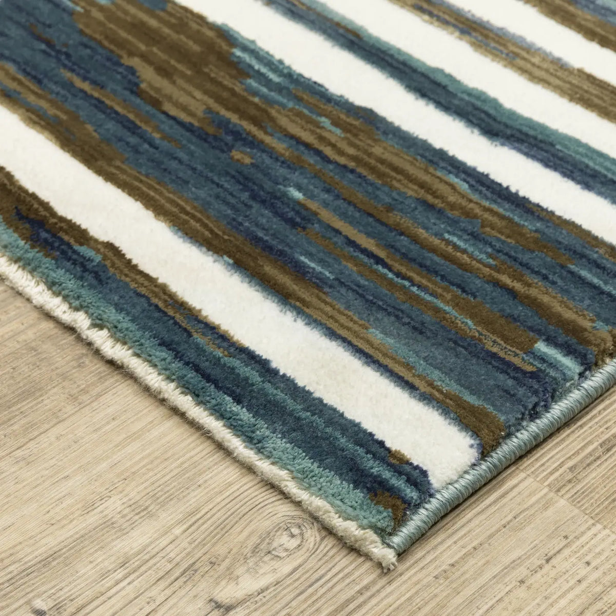 Oriental Weavers Sphinx Reed Re05A Ivory/ Blue Rug - corner detail