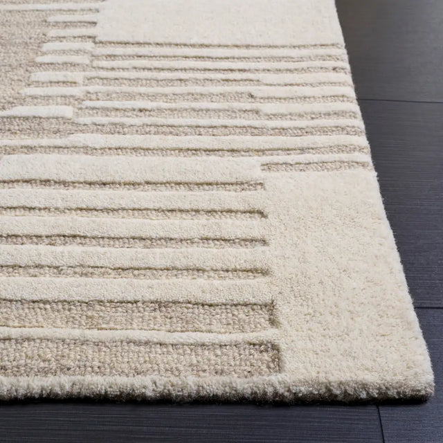 Safavieh Harvest 5'-0" x 8'-0" Rug in Beige / Ivory