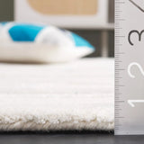 Safavieh Mykonos 4'-0" x 6'-0" Rug in Ivory / Blue