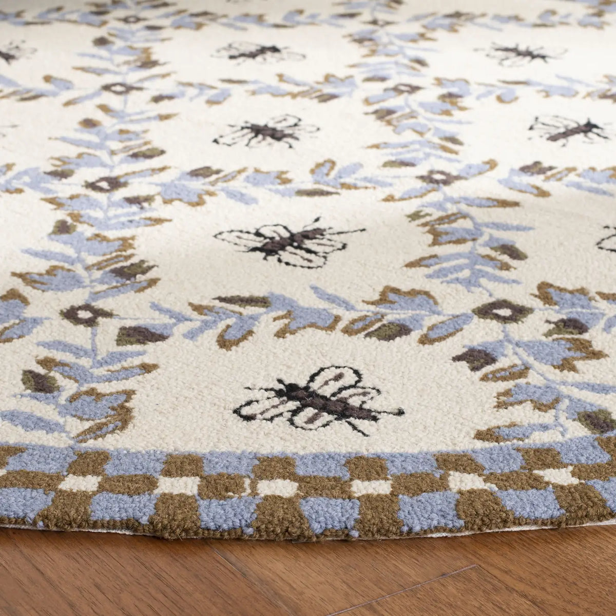 Safavieh Chelsea 5'-6" x 5'-6" Rug in Ivory / Light Blue