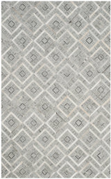 Safavieh Studio Leather 4'-0" x 6'-0" Rug in Ivory / Grey