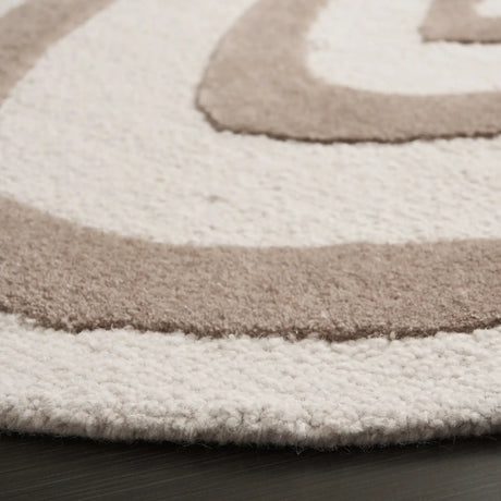 Safavieh Novelty 5'-0" x 5'-0" Rug in Ivory / Brown