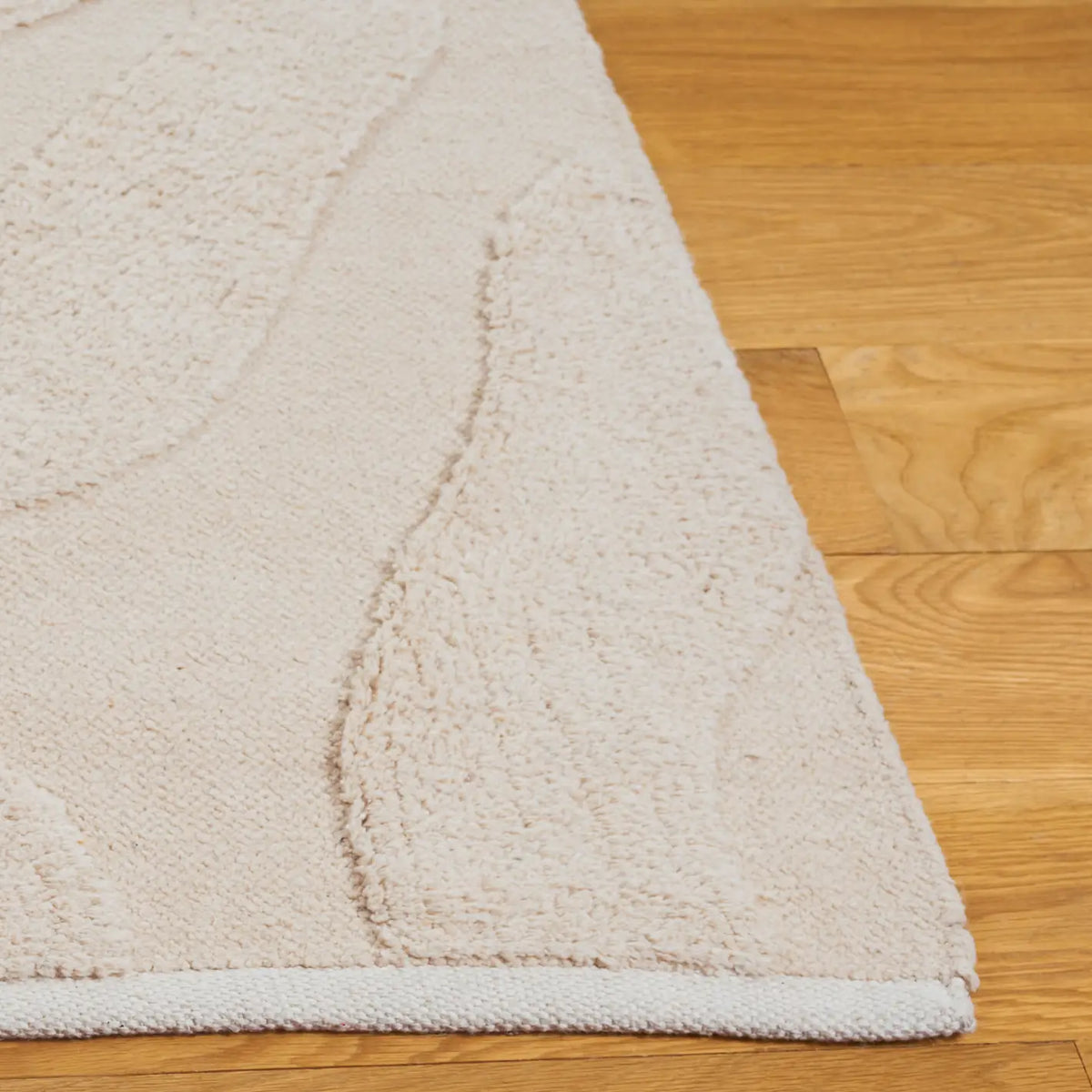 Safavieh Easy Care 4'-0" x 6'-0" Rug in Ivory