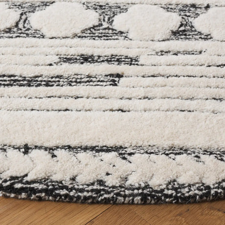 Safavieh Abstract 6'-0" x 6'-0" Rug in Black / Ivory