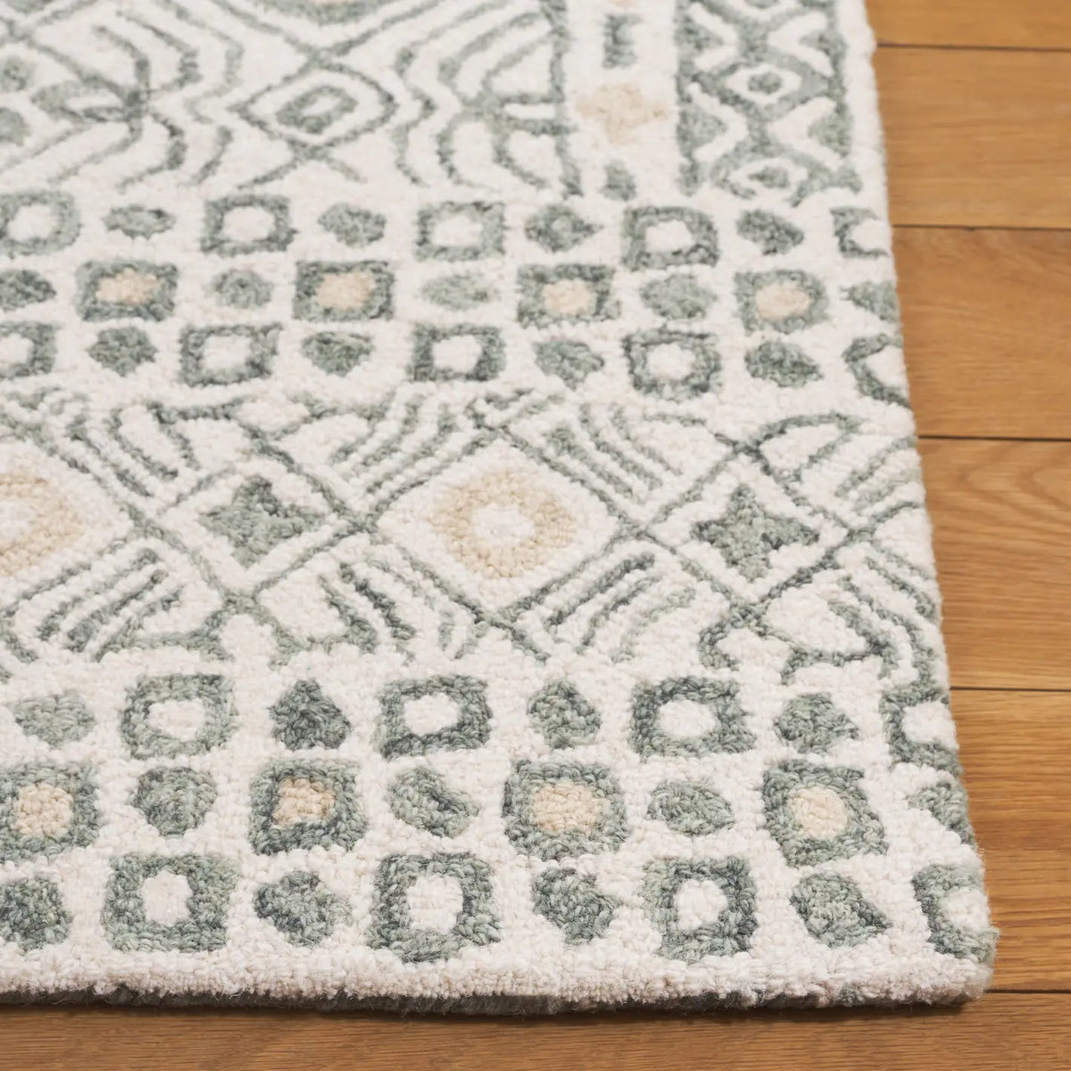 Safavieh Micro-Loop 4'-0" x 6'-0" Rug in Ivory / Grey