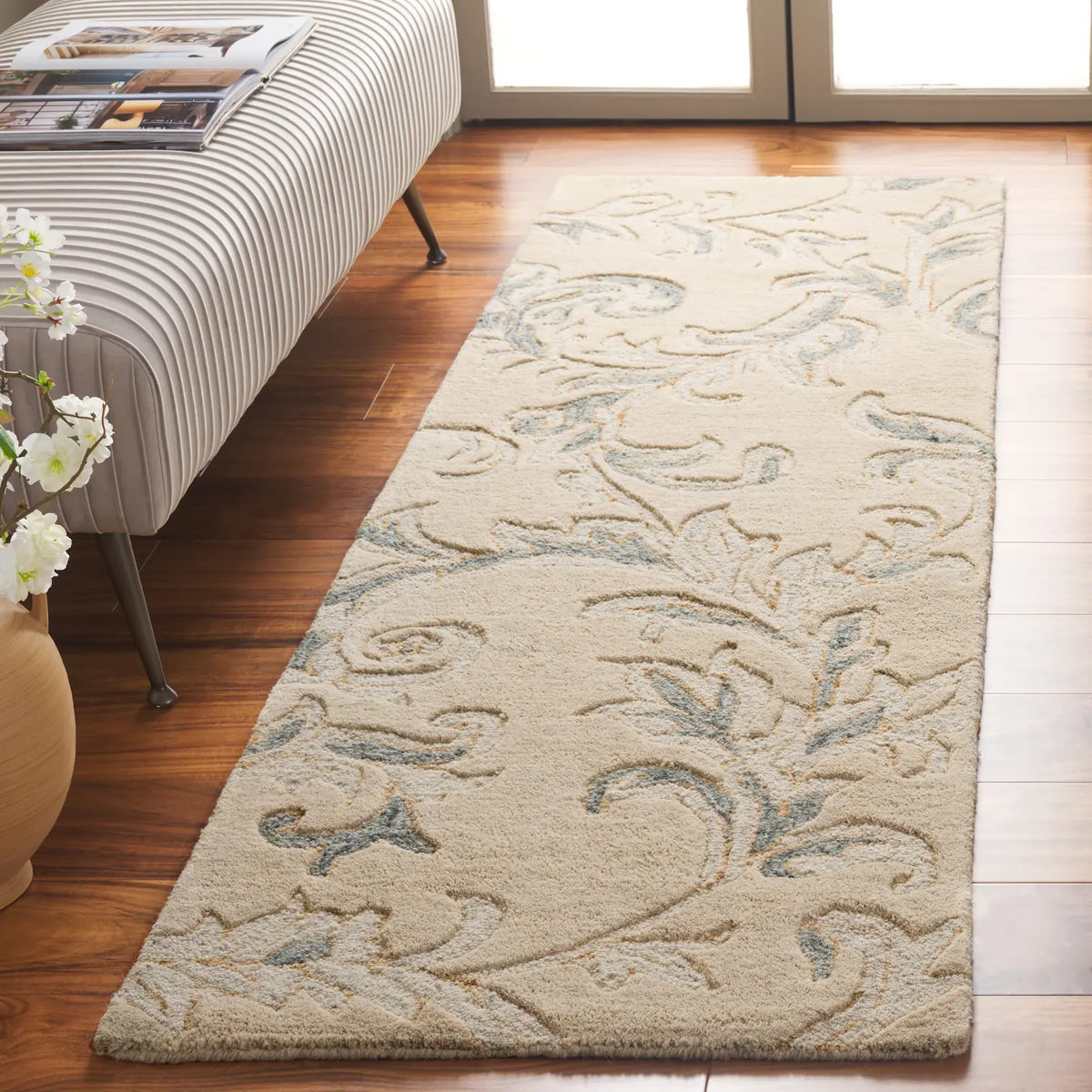 Safavieh Jardin 2'-3" x 8'-0" Rug in Beige / Grey