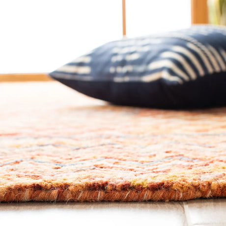 Safavieh Aspen 4'-0" x 6'-0" Rug in Gold / Pink