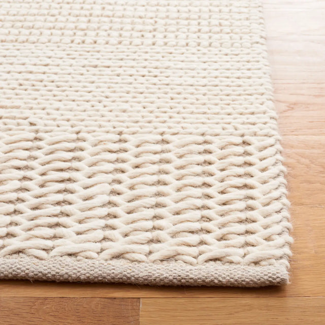 Safavieh Natura 4'-0" x 6'-0" Rug in Ivory