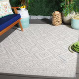 Safavieh Courtyard 4'-0" x 5'-7" Rug in Ivory / Light Grey
