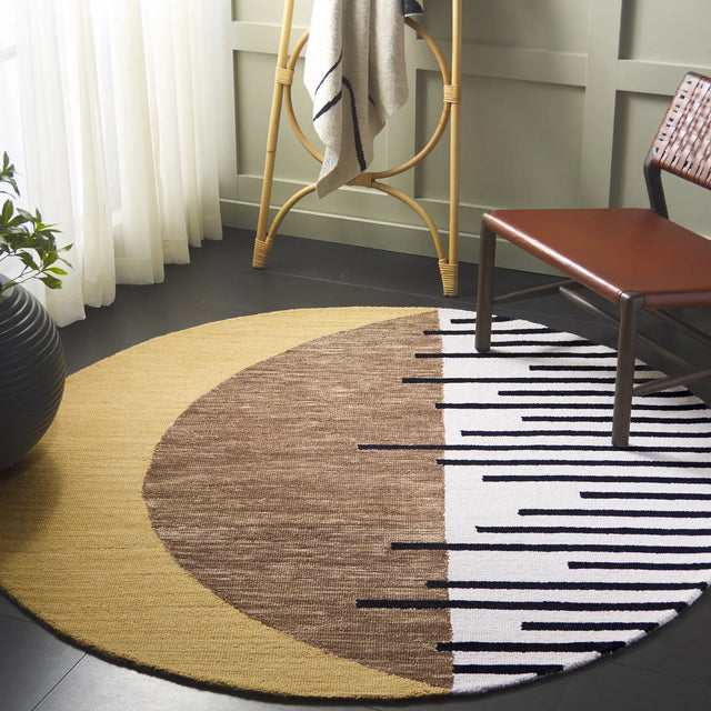 Safavieh Novelty 6'-0" x 6'-0" Rug in Brown / Beige