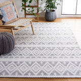 Safavieh Marbella 4'-0" x 6'-0" Rug in Ivory / Black