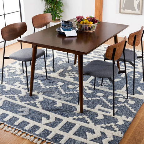Safavieh Casablanca 8'-0" x 10'-0" Rug in Blue / Ivory