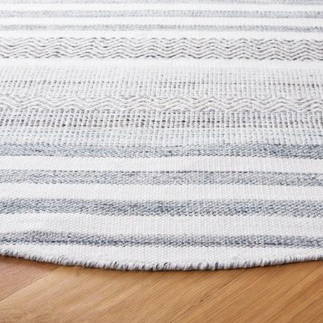 Safavieh Kilim 6'-0" x 6'-0" Rug in Ivory / Grey
