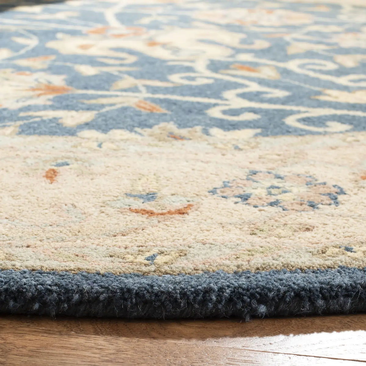 Safavieh Antiquity 6'-0" x 6'-0" Rug in Blue