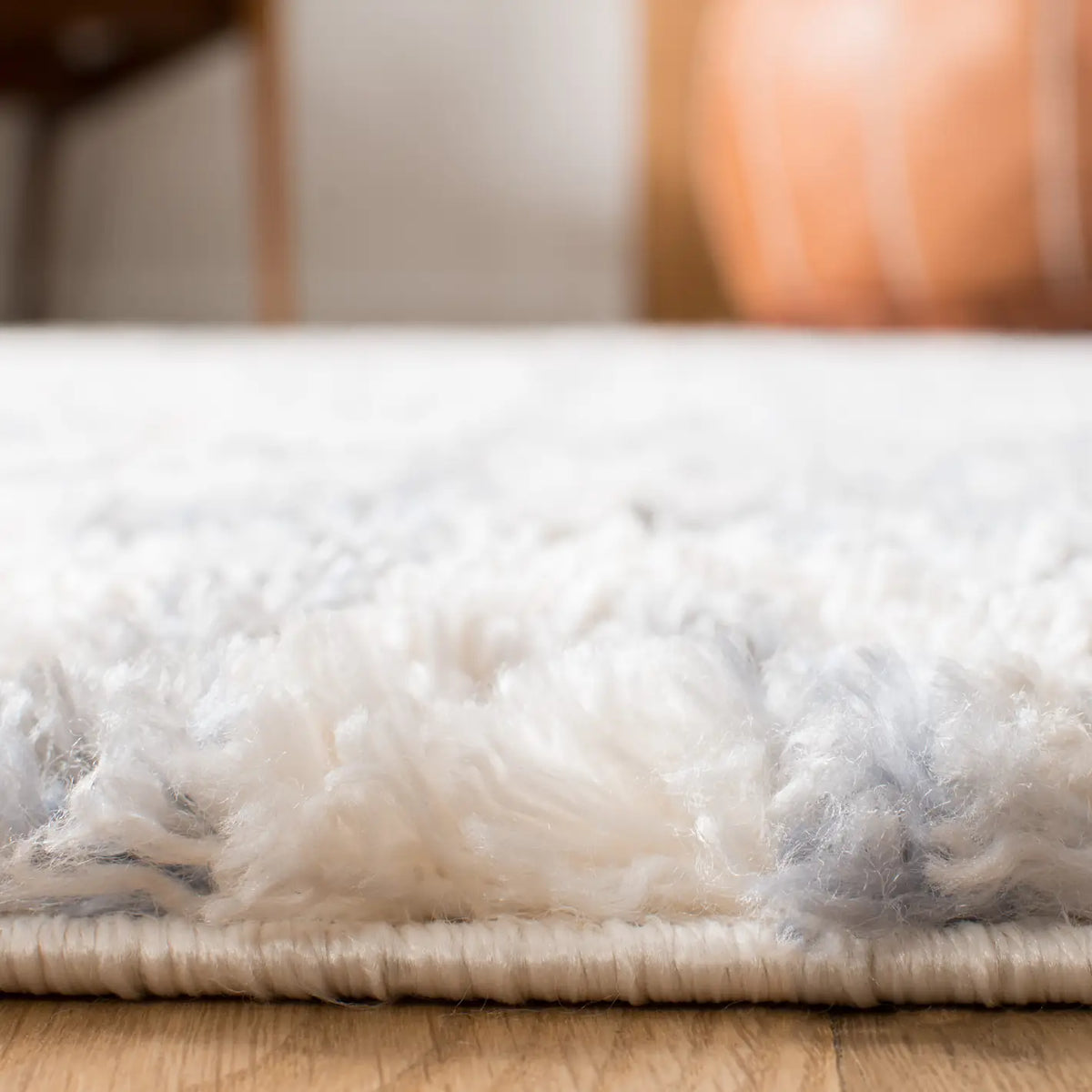 Safavieh Berber Fringe Shag 4'-0" x 6'-0" Rug in Cream / Navy
