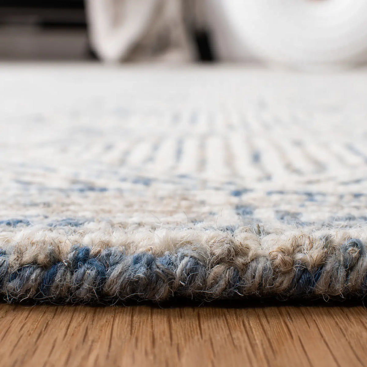 Safavieh Micro-Loop 5'-0" x 8'-0" Rug in Blue / Ivory