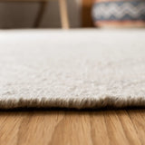 Safavieh Kilim 5'-0" x 8'-0" Rug in Ivory / Ivory
