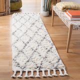 Safavieh Casablanca 2'-3" x 8'-0" Rug in Grey / Ivory
