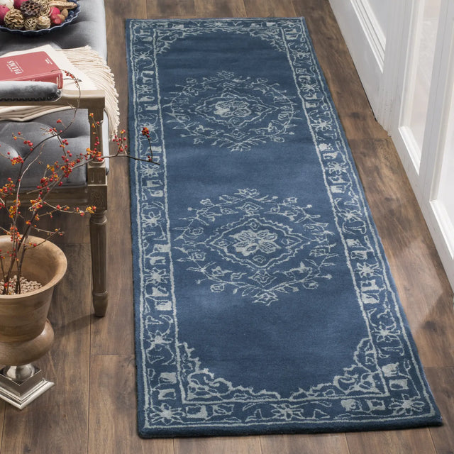 Safavieh Glamour 2'-3" x 8'-0" Rug in Blue