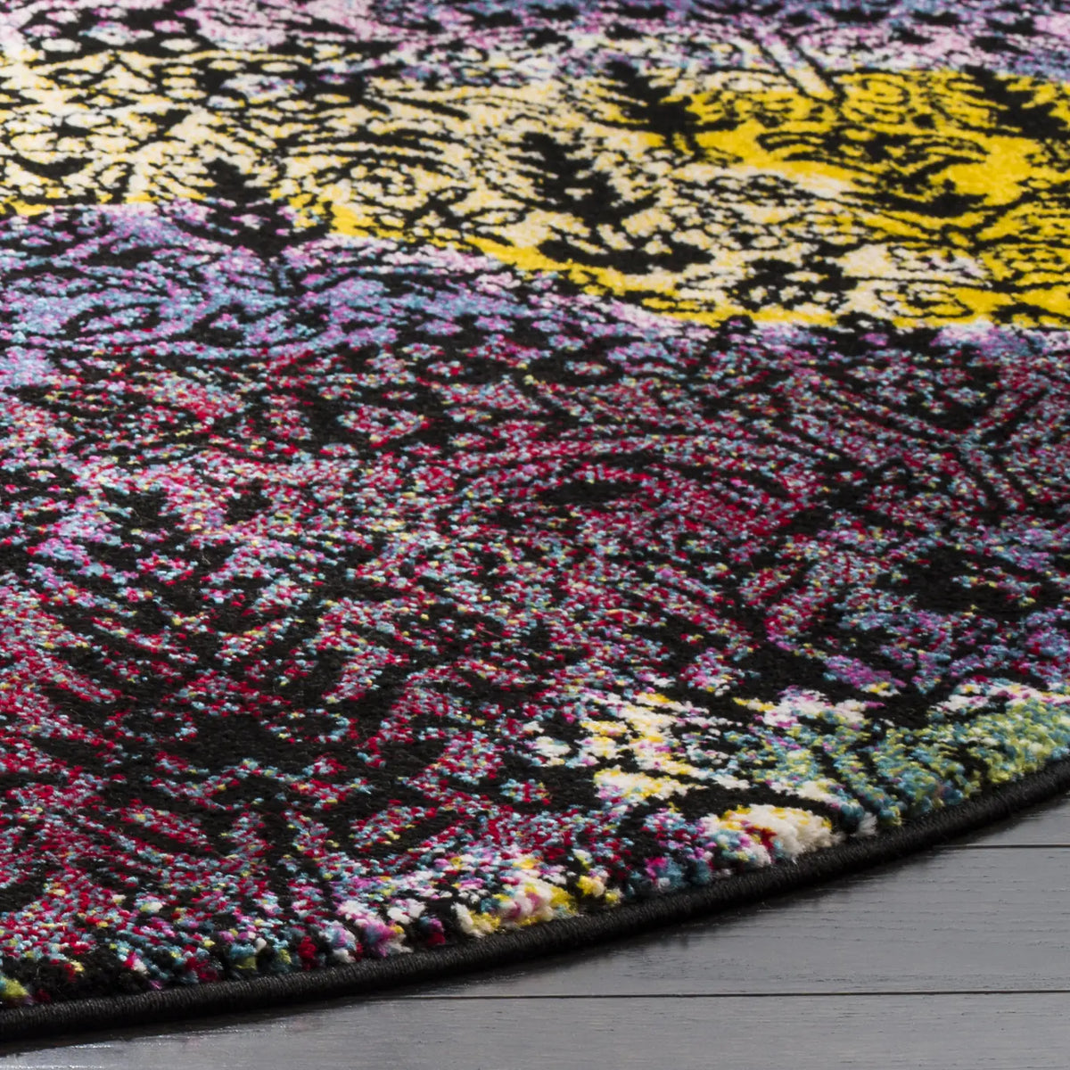 Safavieh Watercolor 6'-7" x 6'-7" Rug in Light Yellow / Green