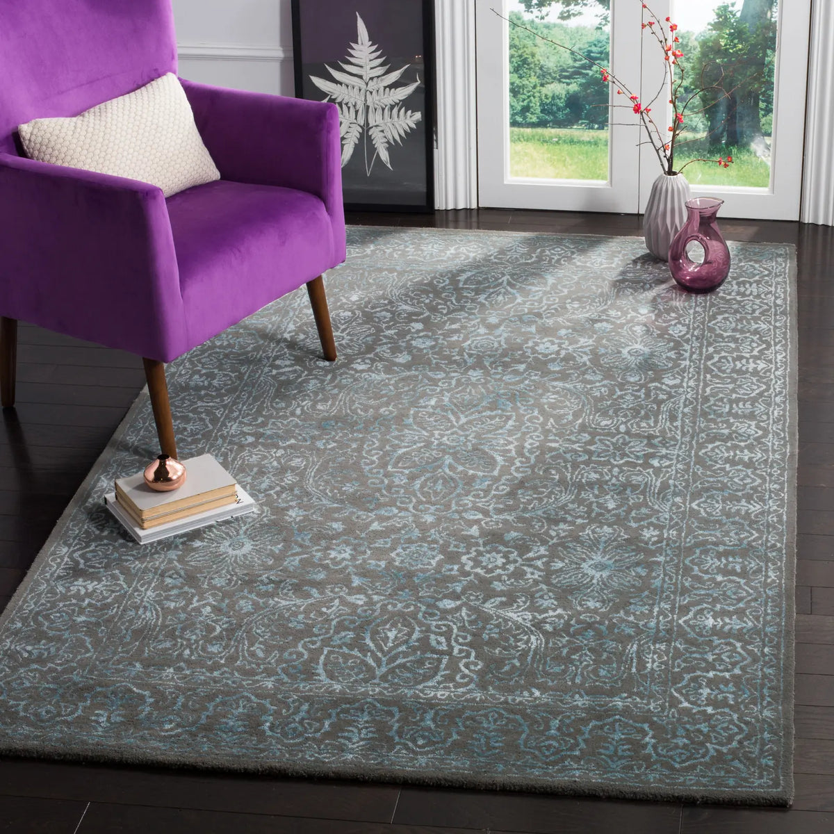 Safavieh Glamour 4'-0" x 6'-0" Rug in Blue / Dark Grey