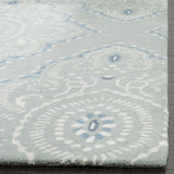 Safavieh Wyndham 4'-0" x 6'-0" Rug in Blue / Ivory