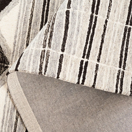 Safavieh Ebony 4'-0" x 6'-0" Rug in Ivory / Grey