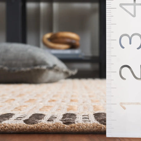 Safavieh Natural Fiber 4'-0" x 6'-0" Rug in Natural / Charcoal