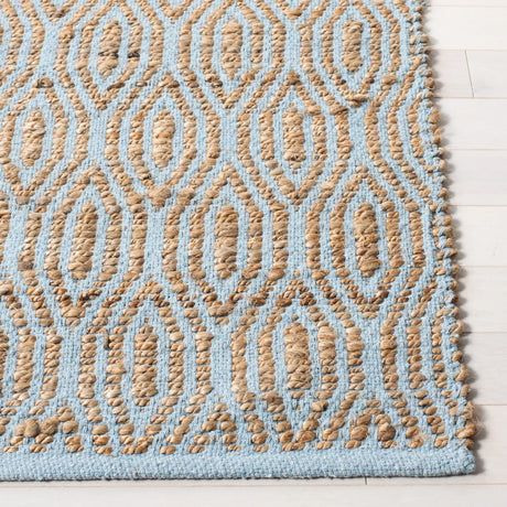 Safavieh Cape Cod 5'-0" x 8'-0" Rug in Silver / Natural