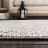 Safavieh Madison 4'-0" x 6'-0" Rug in Grey / Ivory