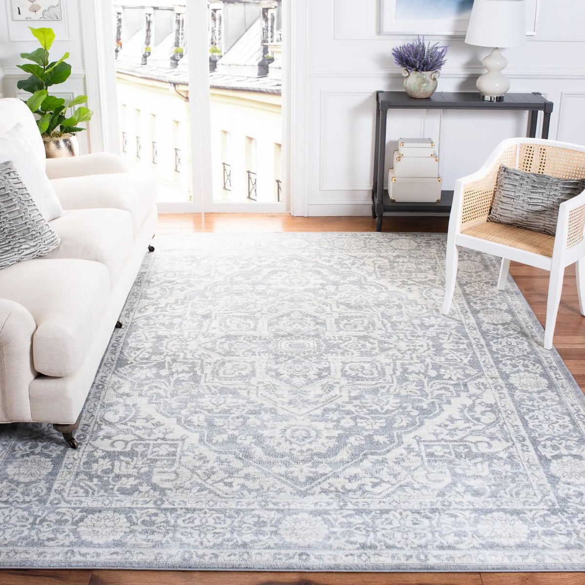 Safavieh Brentwood 10'-0" x 13'-0" Rug in Light Grey / Ivory