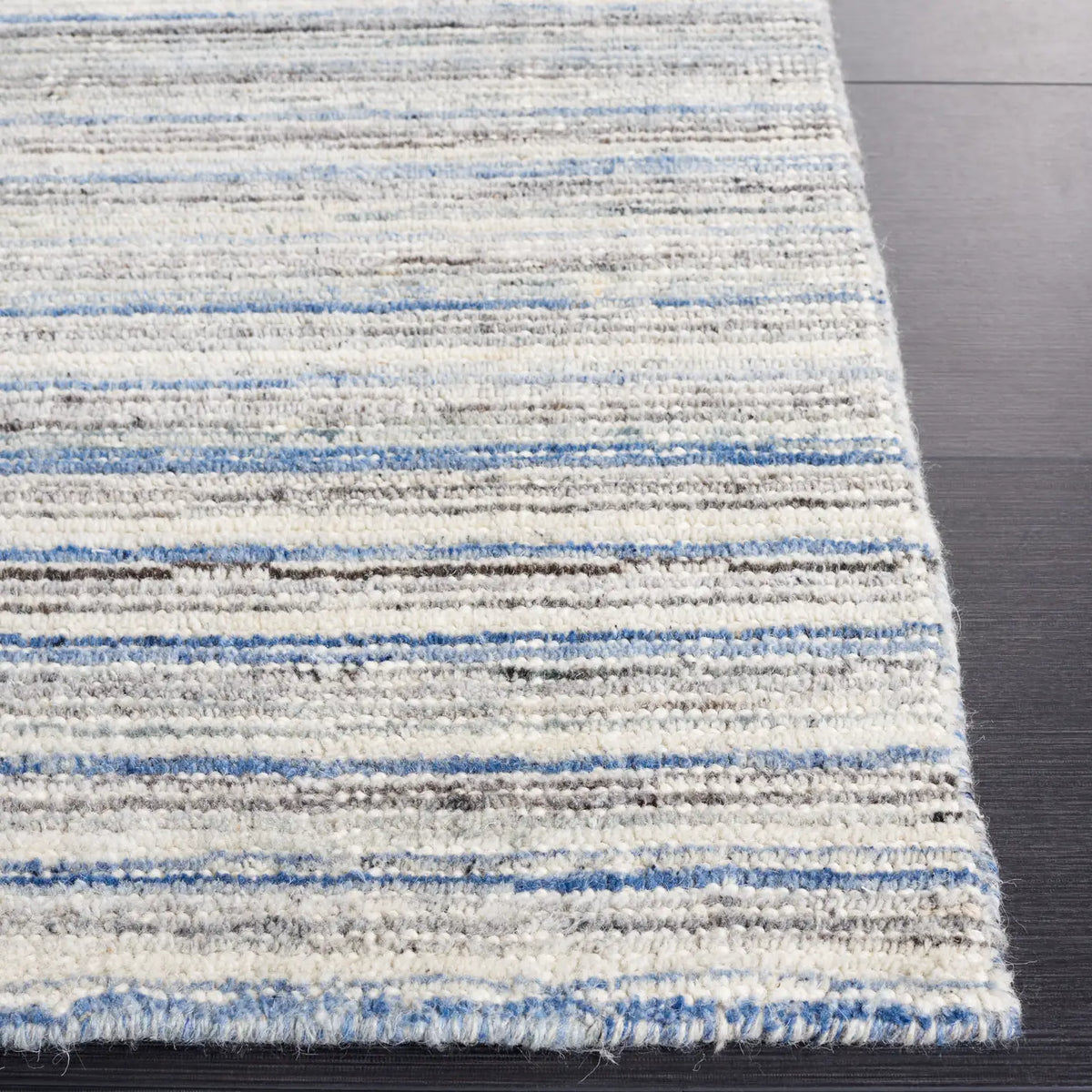 Safavieh Mirage 4'-0" x 6'-0" Rug in Ivory / Blue
