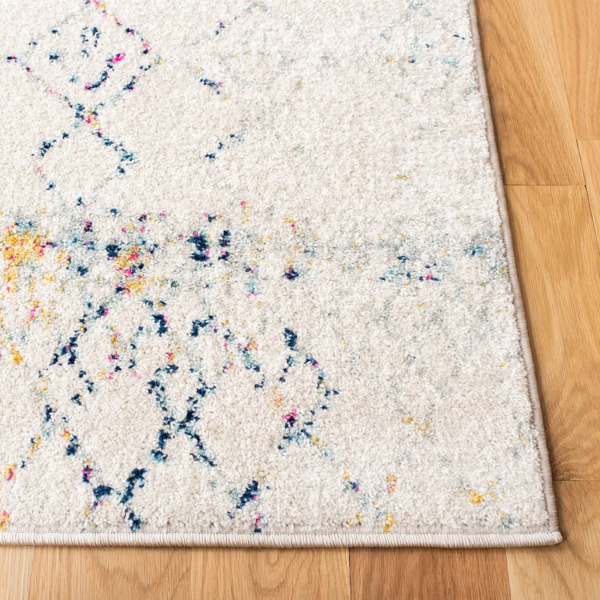 Safavieh Tulum 4'-0" x 6'-0" Rug in Ivory / Blue