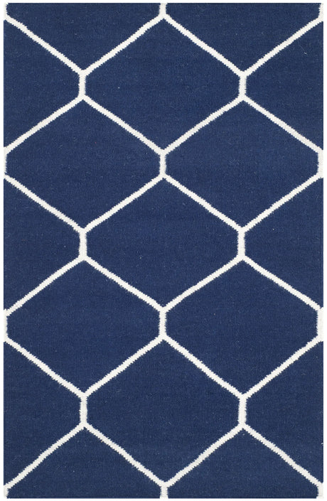 Safavieh Dhurries 2'-6" x 4'-0" Rug in Navy / Ivory
