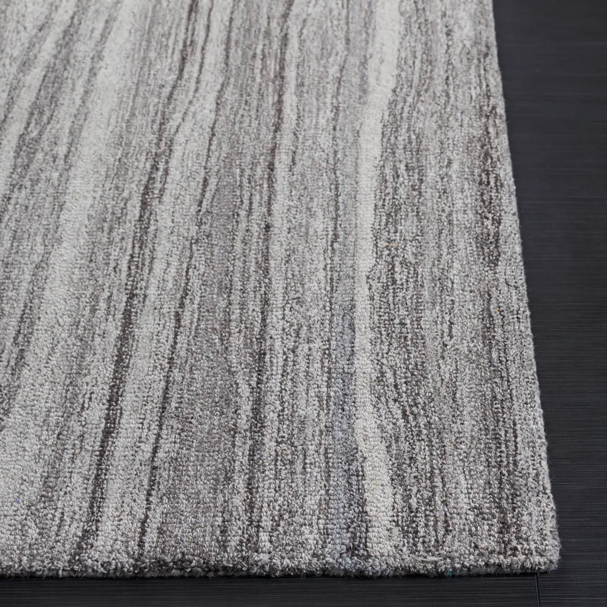 Safavieh Abstract 4'-0" x 6'-0" Rug in Grey