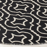 Safavieh Montauk 6'-0" x 6'-0" Rug in Black / Ivory