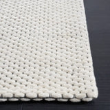 Safavieh Marbella 4'-0" x 6'-0" Rug in Ivory