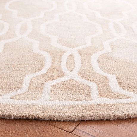 Safavieh Dip Dye 5'-0" x 5'-0" Rug in Beige / Ivory