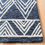 Safavieh Micro-Loop 5'-0" x 8'-0" Rug in Navy / Ivory