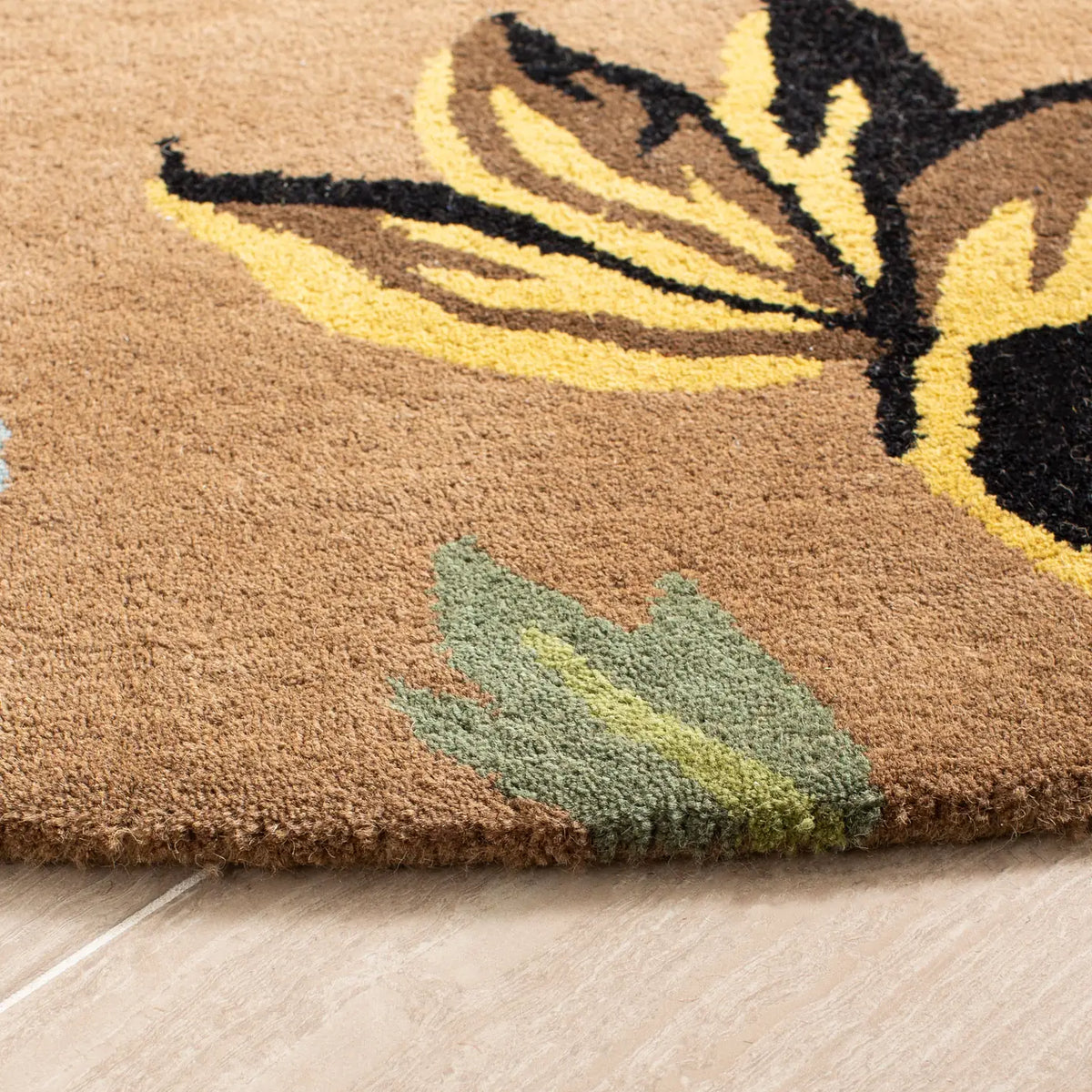 Safavieh Soho 6'-0" x 6'-0" Rug in Brown / Multi