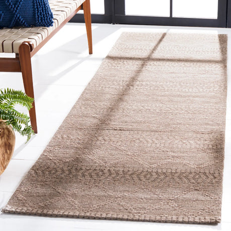 Safavieh Marbella 2'-3" x 8'-0" Rug in Natural / Beige